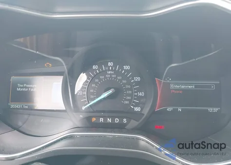 2018 Ford Fusion Titanium z USA, uszkodzony, nr VIN 3FA6P0D93JR225552